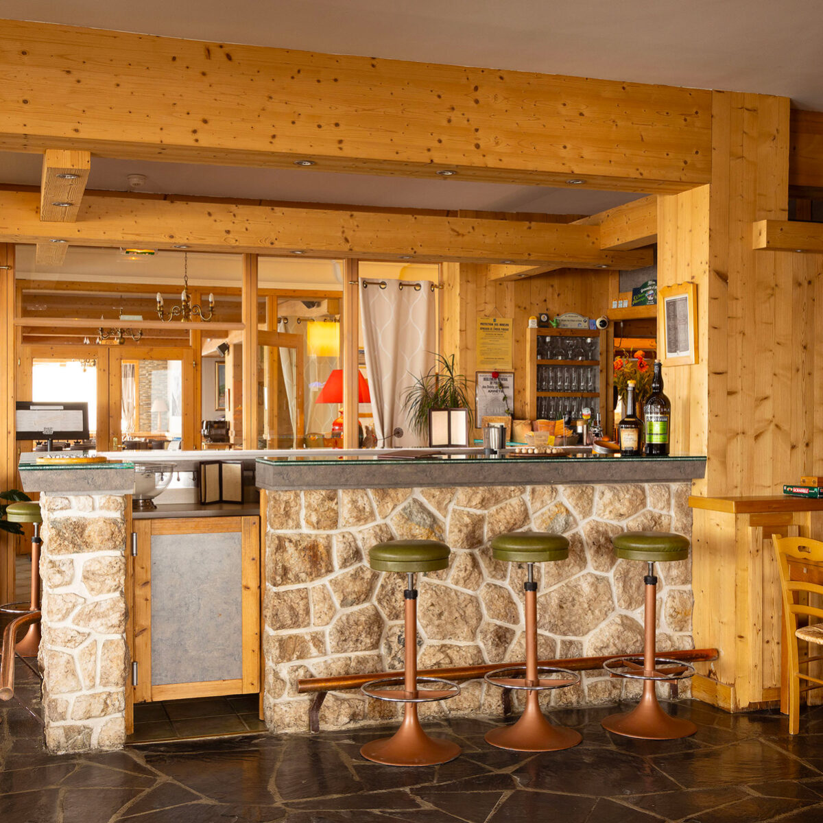 hotel-bar-alpe-huez-1800